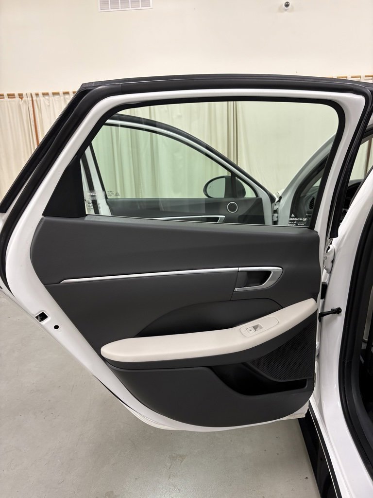 Used 2023 Hyundai Sonata SEL w/ Preferred Accessory Package image 18