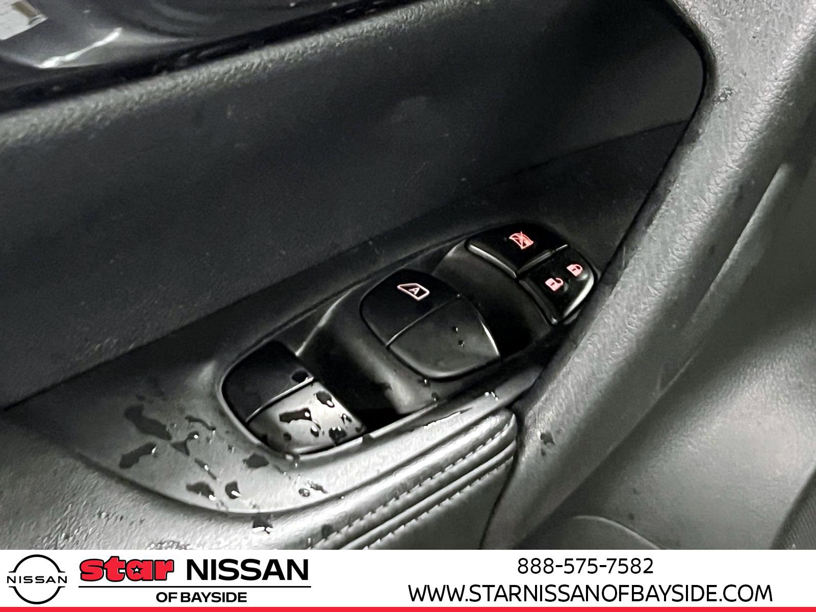 Used 2020 Nissan Rogue S image 15