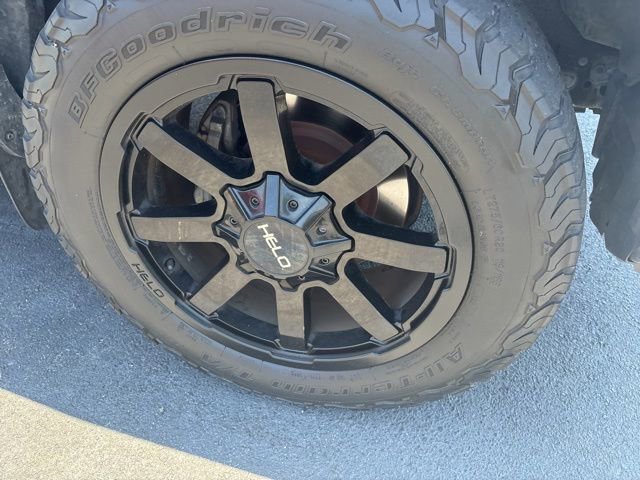 Used 2014 Toyota Tundra SR5 w/ SR5 Upgrade Package RWD image 4