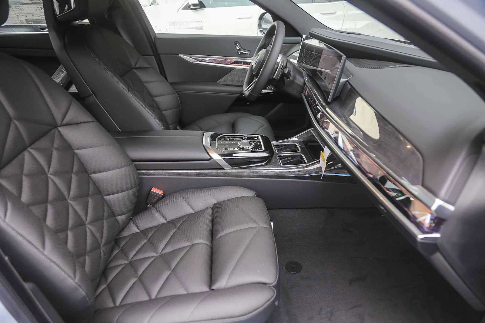 New 2026 BMW 740i image 13