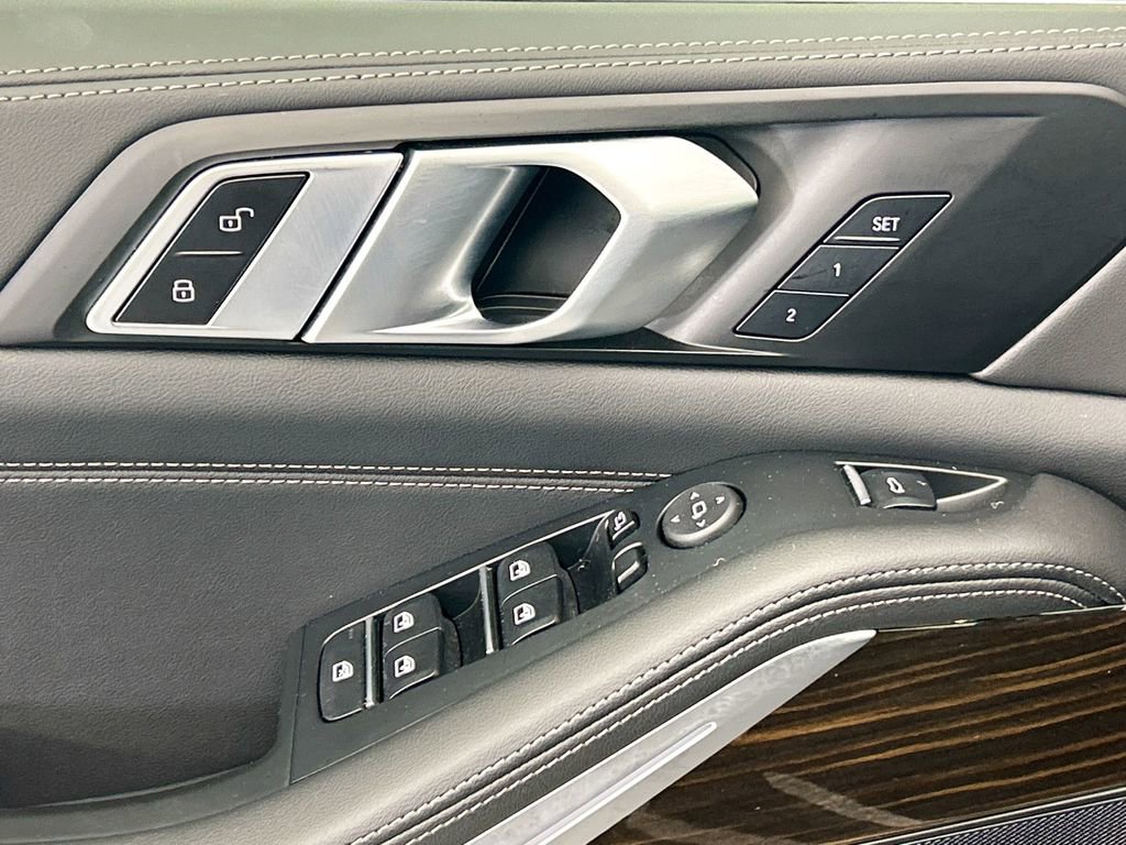 Certified 2025 BMW X5 xDrive40i w/ Parking Assistance Package AWD/4WD image 22