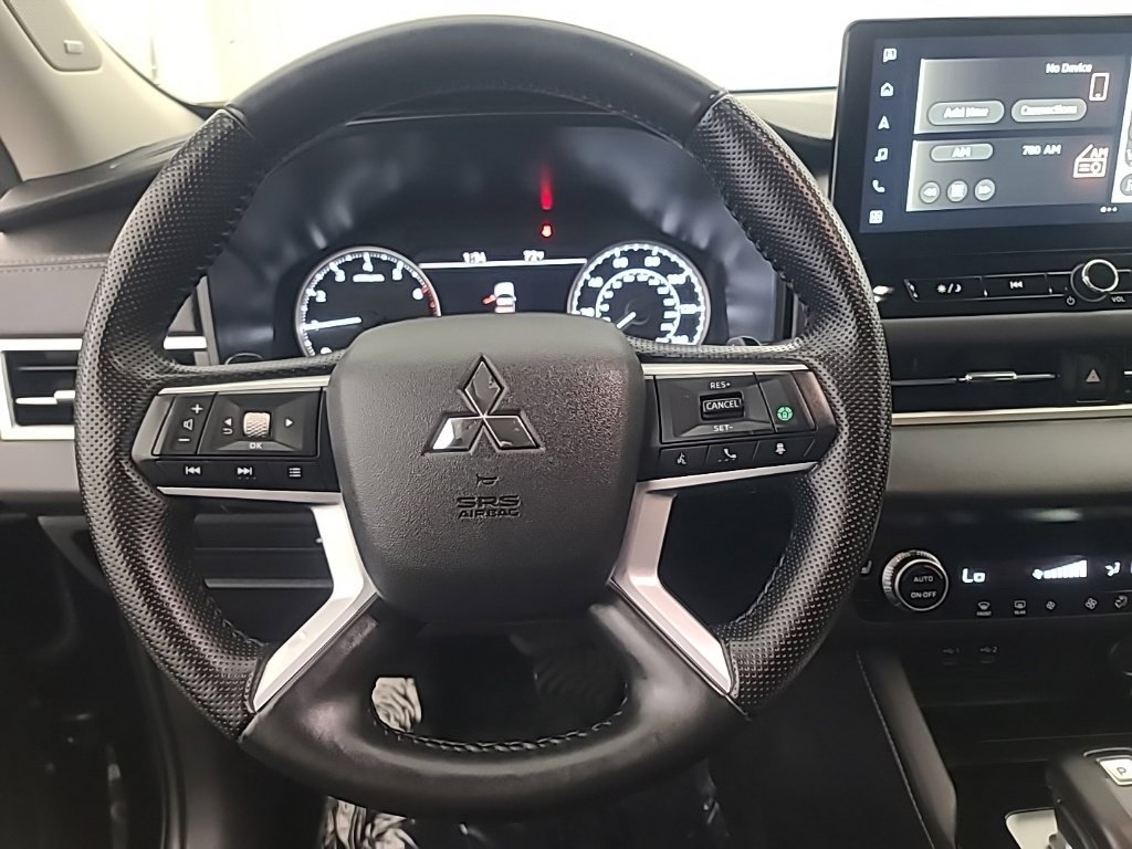 Used 2025 Mitsubishi Outlander SE AWD/4WD image 31