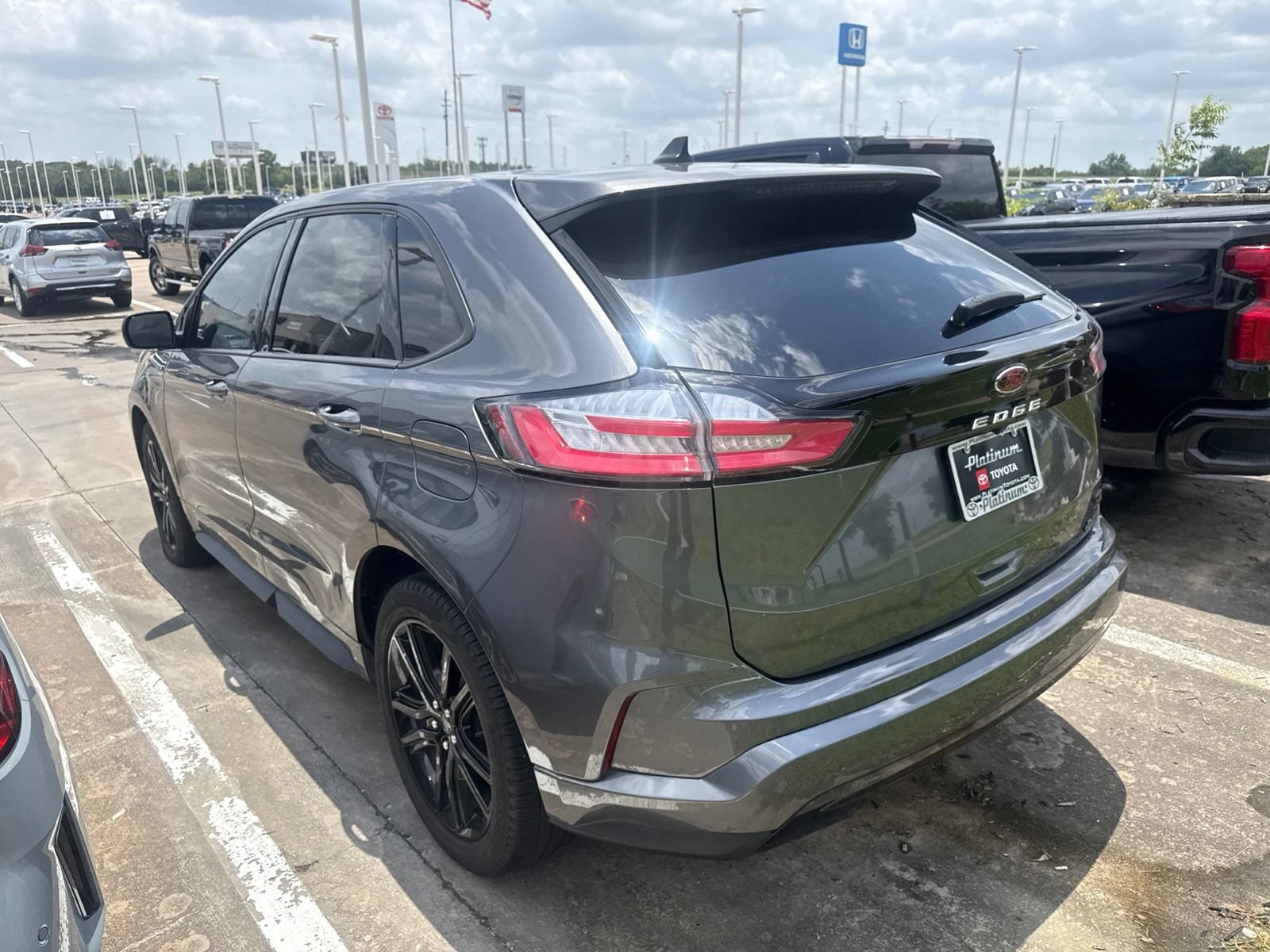 Used 2024 Ford Edge ST-Line AWD/4WD image 2