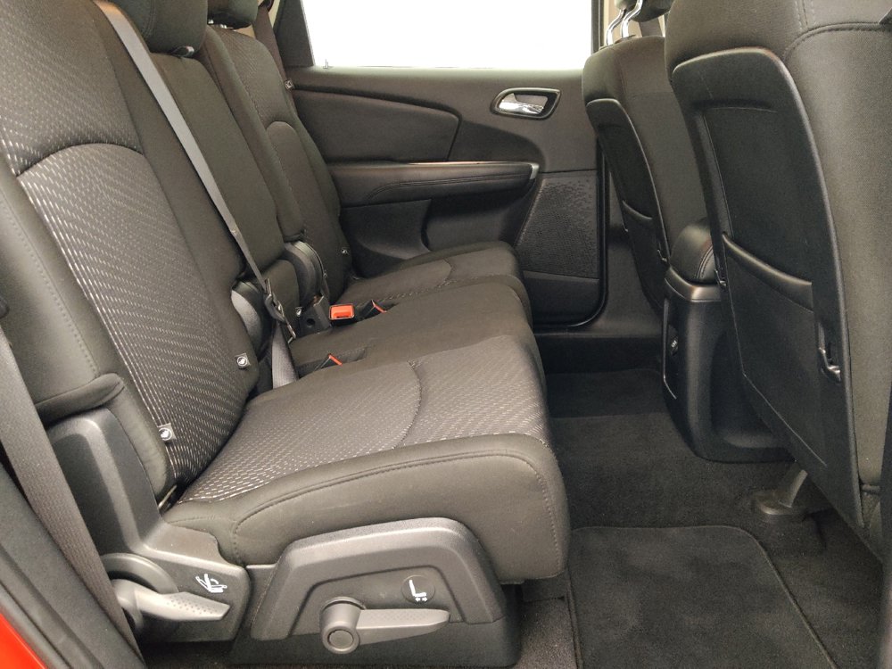 Used 2020 Dodge Journey SE w/ SE Popular Equipment Group image 19