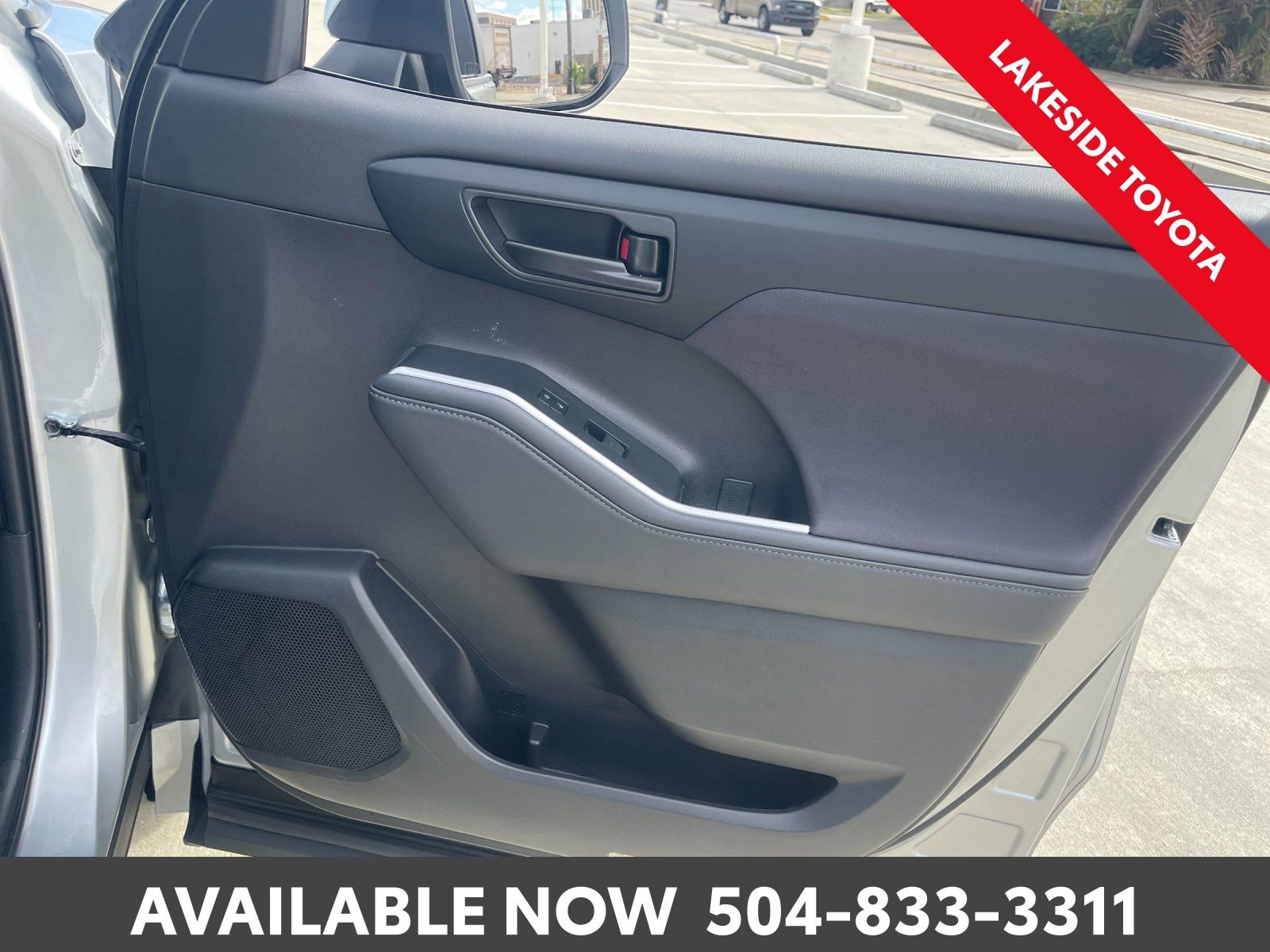 Used 2023 Toyota Highlander L image 21