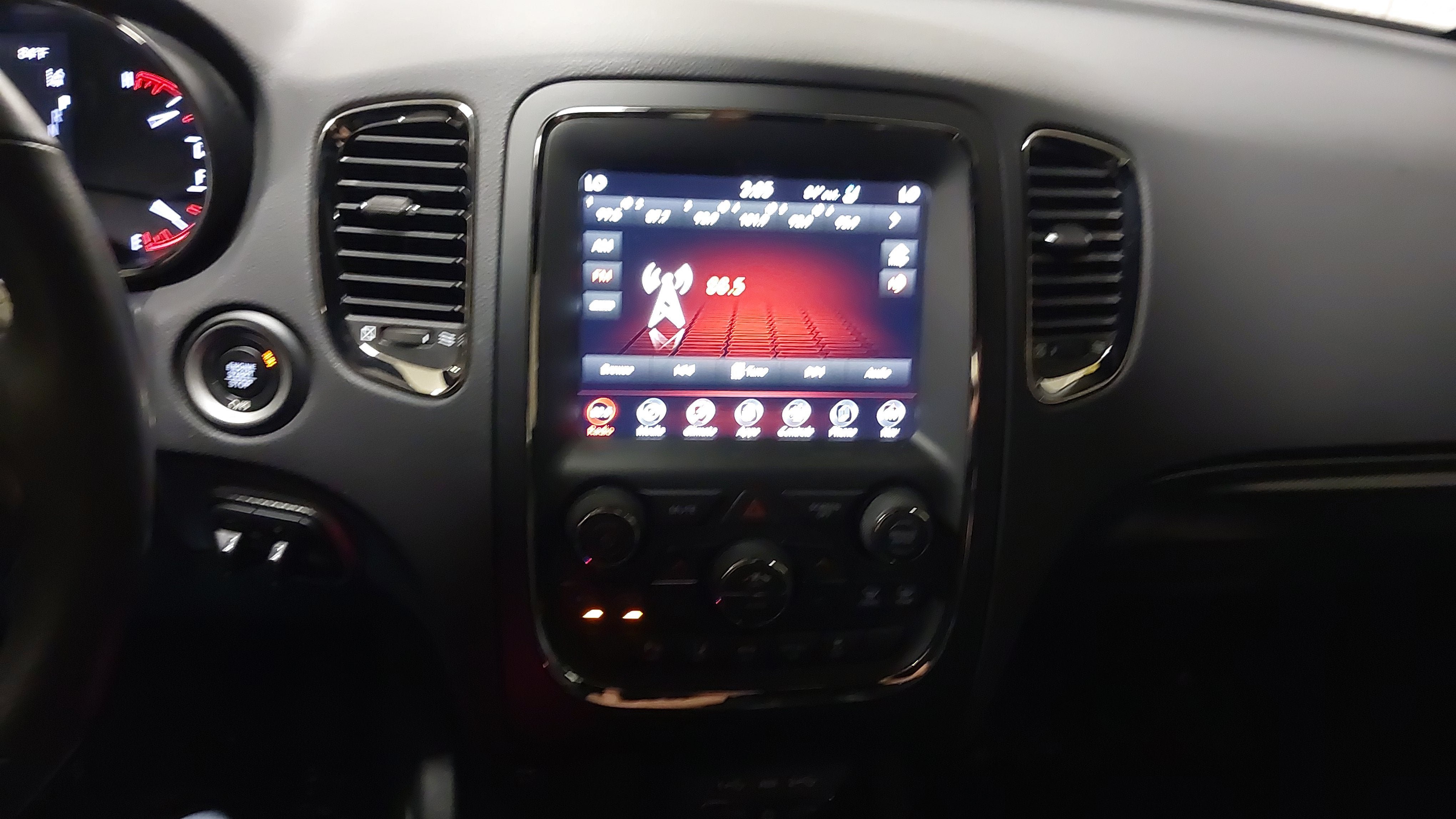 Used 2019 Dodge Durango R/T w/ Technology Group AWD/4WD image 21