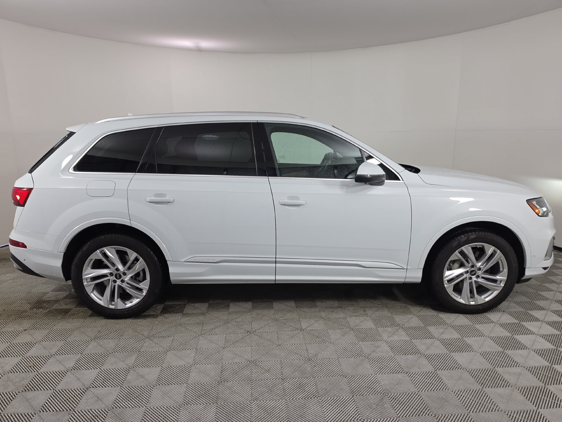 Used 2023 Audi Q7 3.0T Premium Plus AWD/4WD image 41