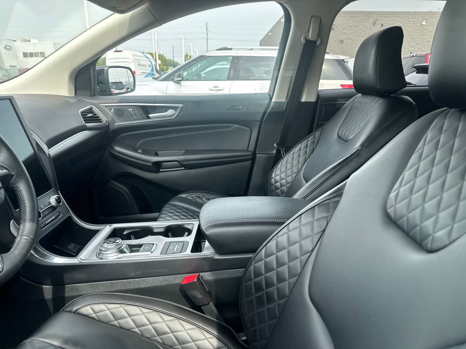 Used 2024 Ford Edge Titanium AWD/4WD image 30