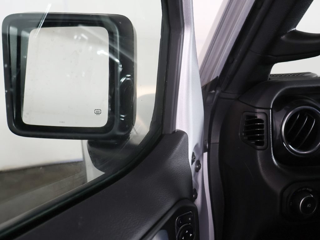 Used 2023 Jeep Wrangler Unlimited Sahara AWD/4WD image 32