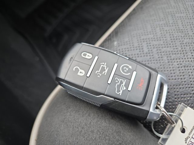 Used 2019 RAM 1500 Laramie image 32