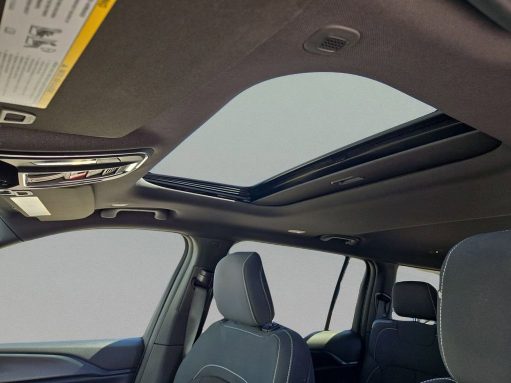 Certified 2024 Jeep Grand Cherokee L Laredo image 15