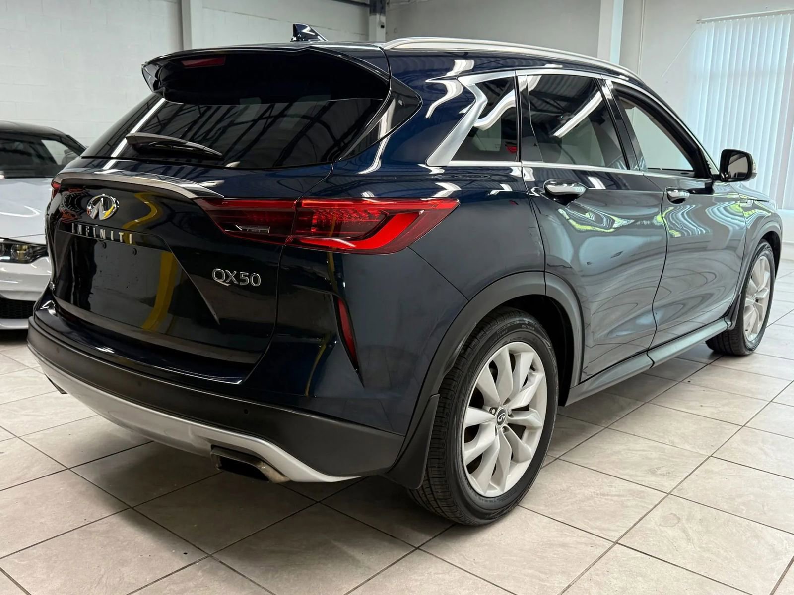 Used 2019 INFINITI QX50 Essential w/ Proassist Package image 9