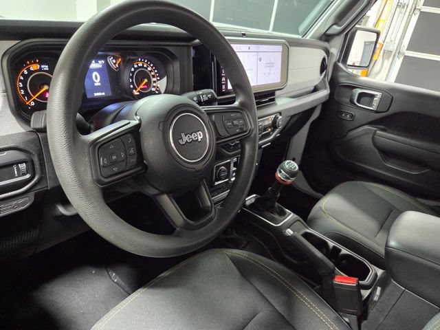 Used 2025 Jeep Wrangler Sport AWD/4WD image 7