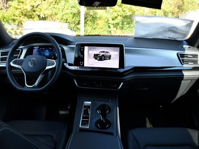 New 2026 Volkswagen Atlas Cross Sport SE image 19