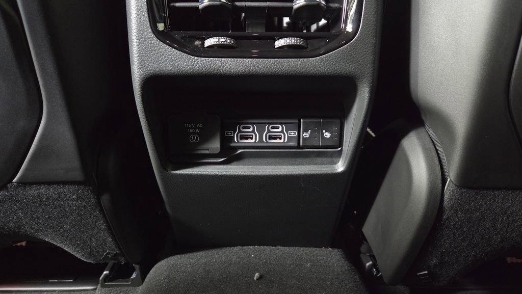 New 2025 Jeep Grand Cherokee Overland w/ Luxury Tech Group IV image 34