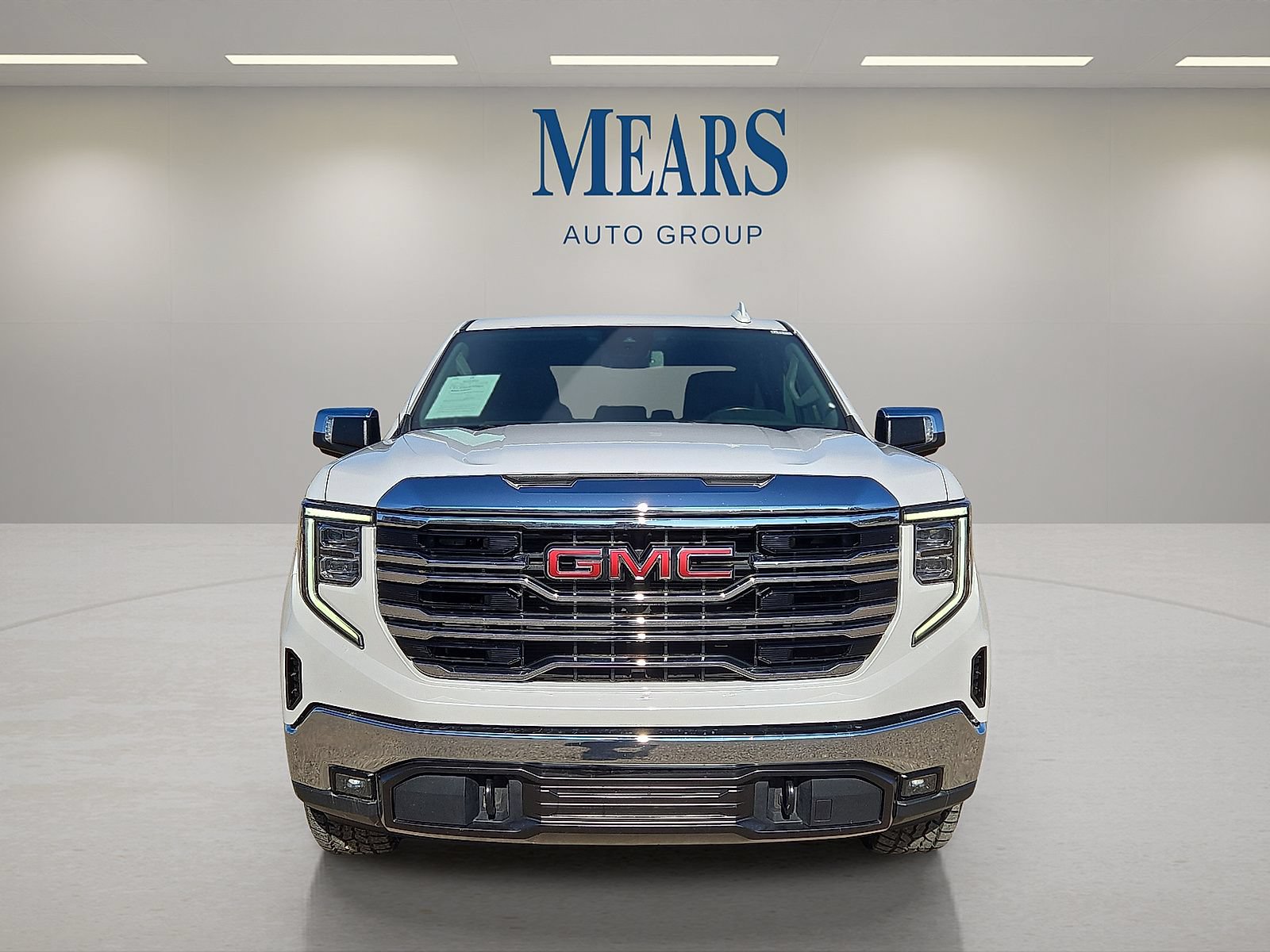 Used 2023 GMC Sierra 1500 SLT w/ SLT Premium Package AWD/4WD image 8