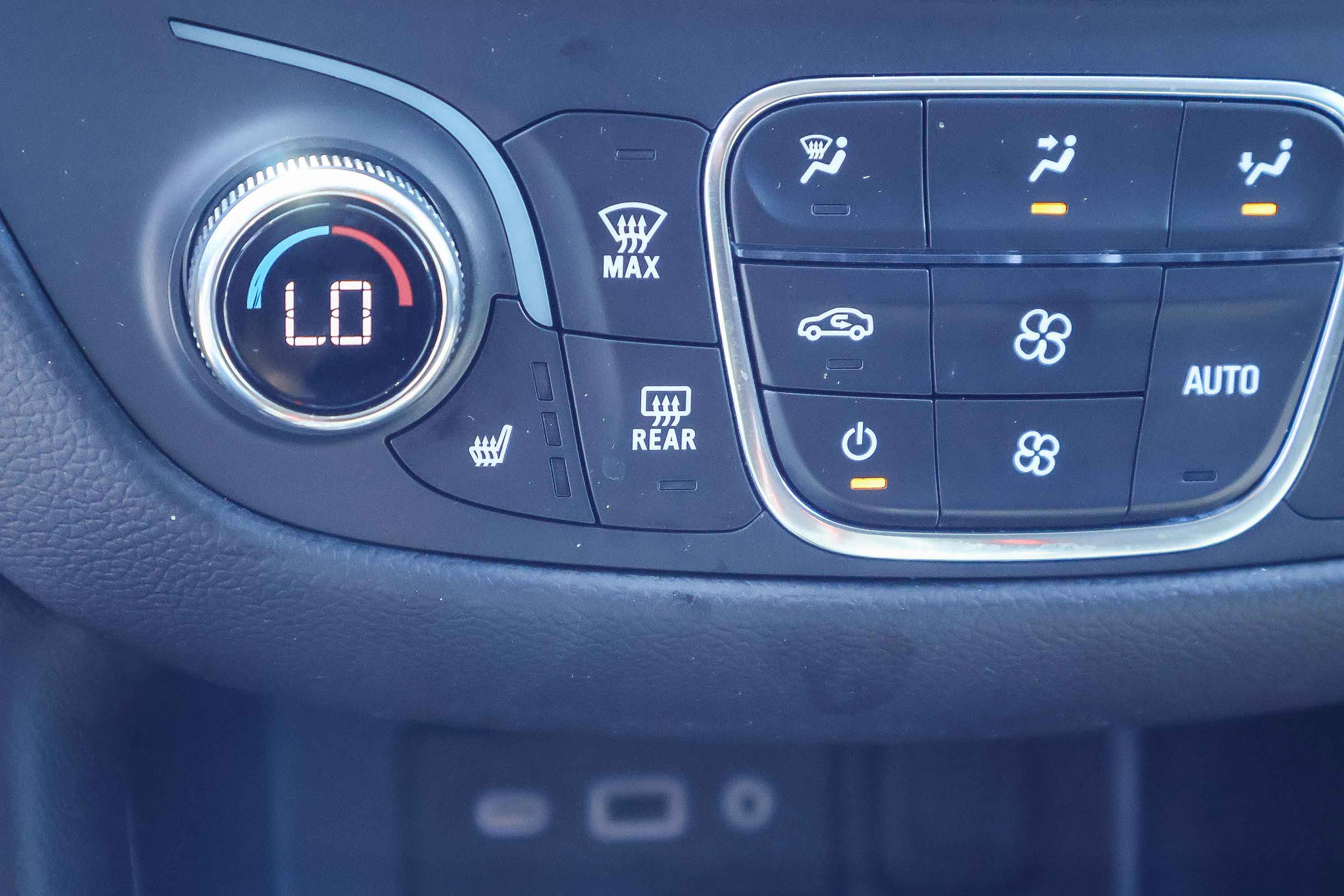 Used 2022 Chevrolet Equinox LT FWD image 6