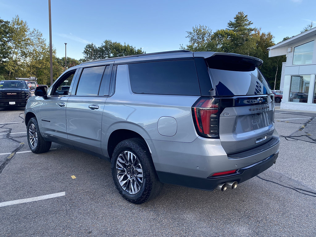 Used 2025 Chevrolet Suburban Z71 AWD/4WD image 4