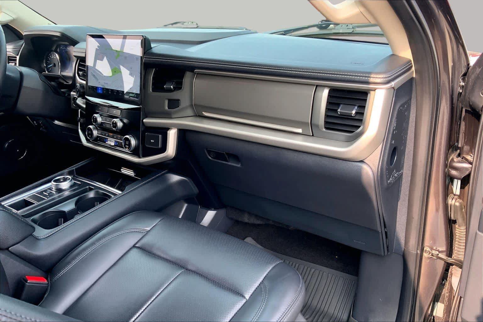 Used 2023 Ford Expedition XLT RWD image 17
