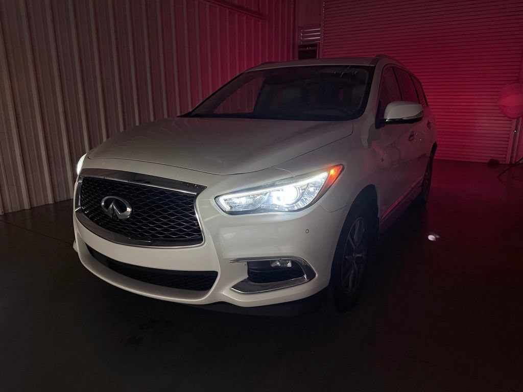Used 2019 INFINITI QX60 Luxe w/ Essential Package FWD image 7