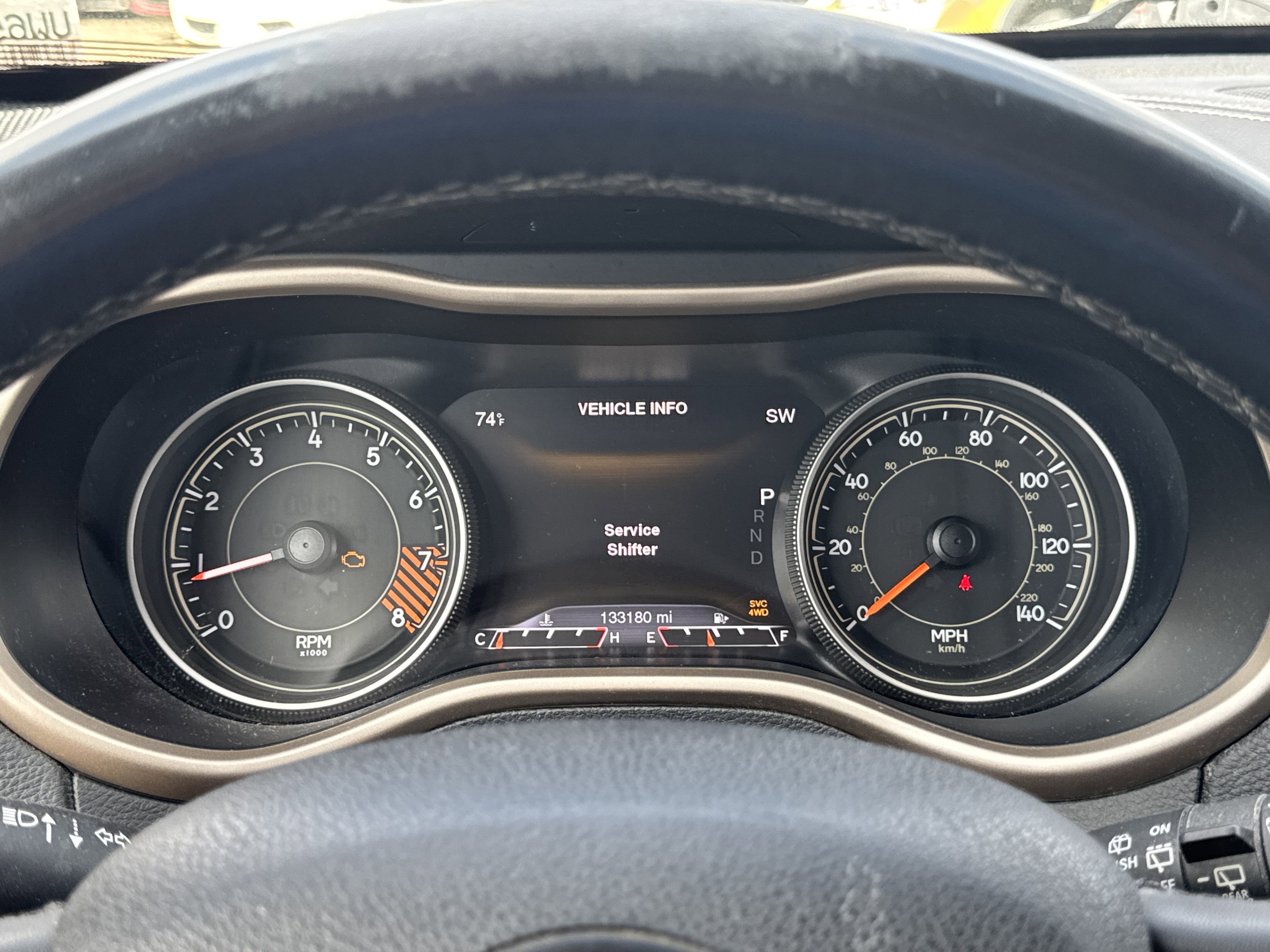 Used 2015 Jeep Cherokee Limited w/ Luxury Group AWD/4WD image 13