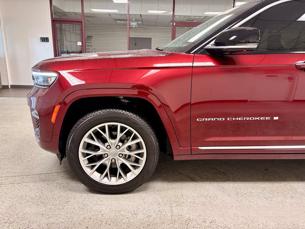 Certified 2024 Jeep Grand Cherokee Summit w/ Adv Protech Group IV AWD/4WD image 5