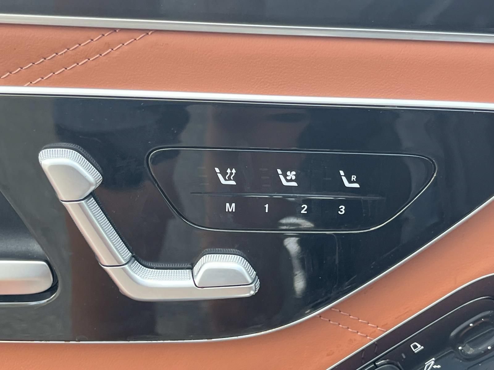 Certified 2022 Mercedes-Benz Maybach S 580 4MATIC image 33