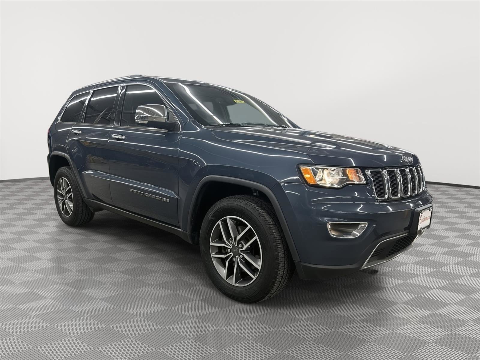Used 2020 Jeep Grand Cherokee Limited image 3