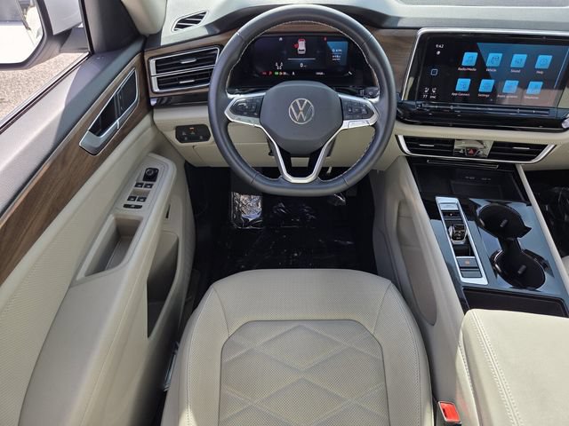 Used 2024 Volkswagen Atlas SE w/ Panoramic Sunroof Package FWD image 15