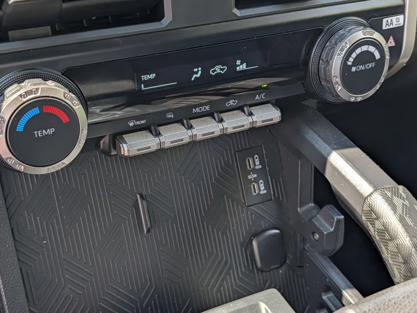 Used 2024 Toyota Tacoma SR RWD image 8