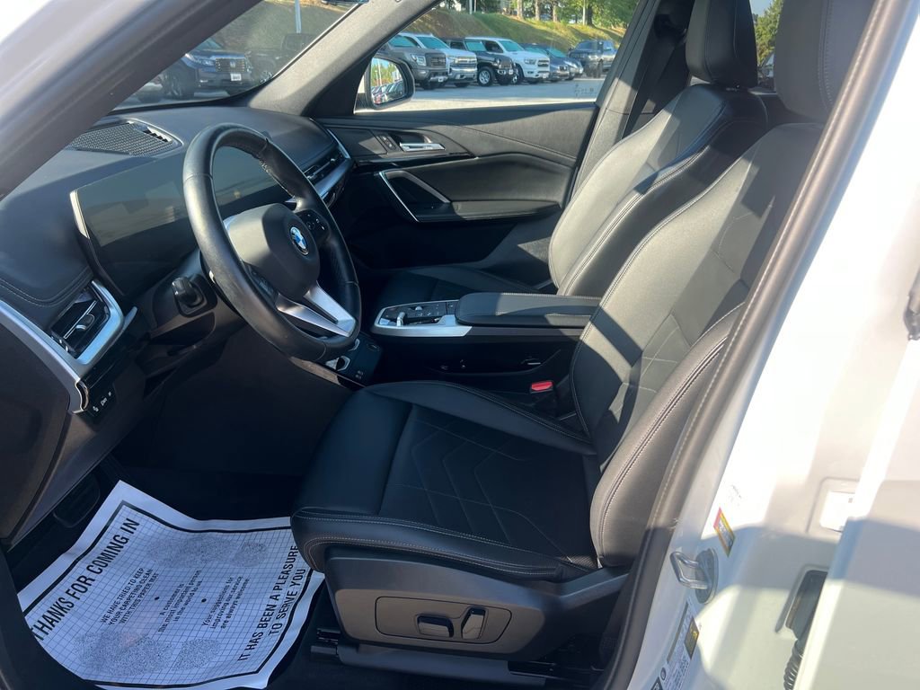 Used 2025 BMW X1 xDrive28i image 9
