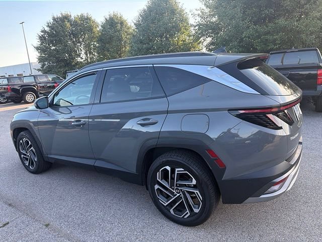 Used 2025 Hyundai Tucson Limited AWD/4WD image 14