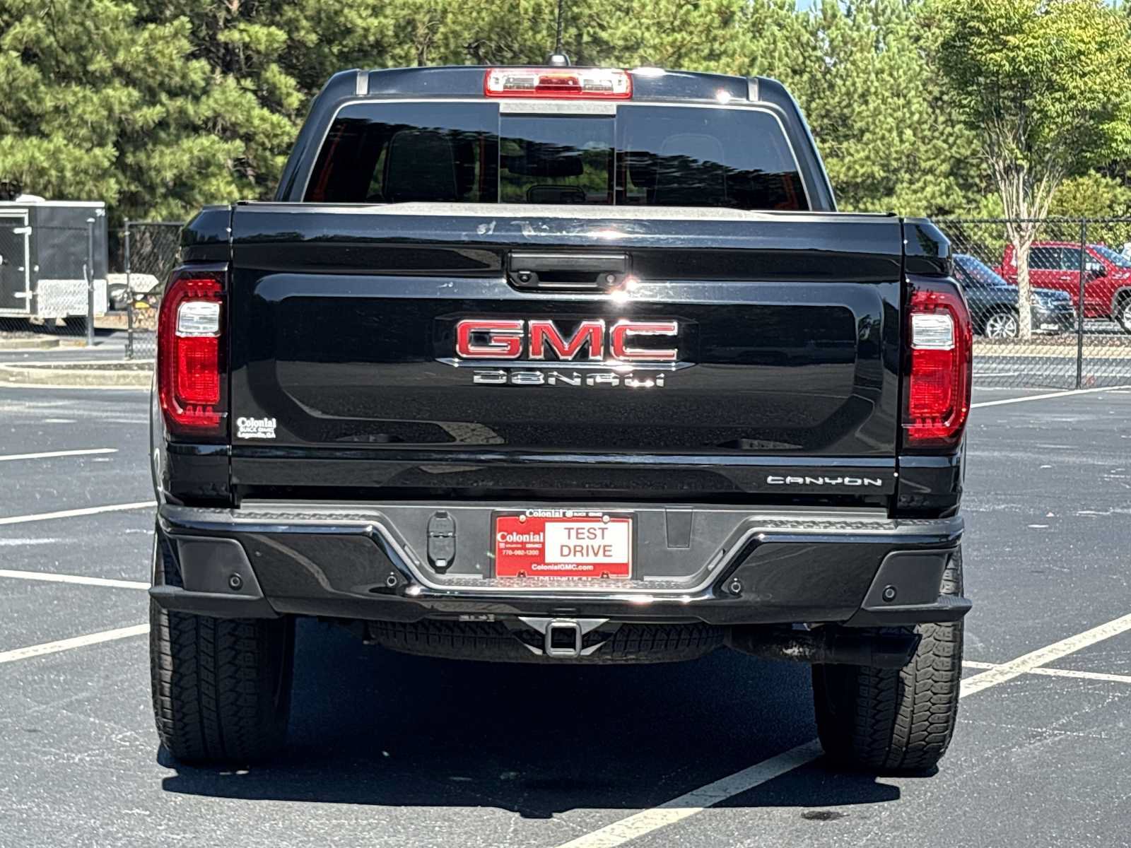 Used 2025 GMC Canyon Denali AWD/4WD image 19