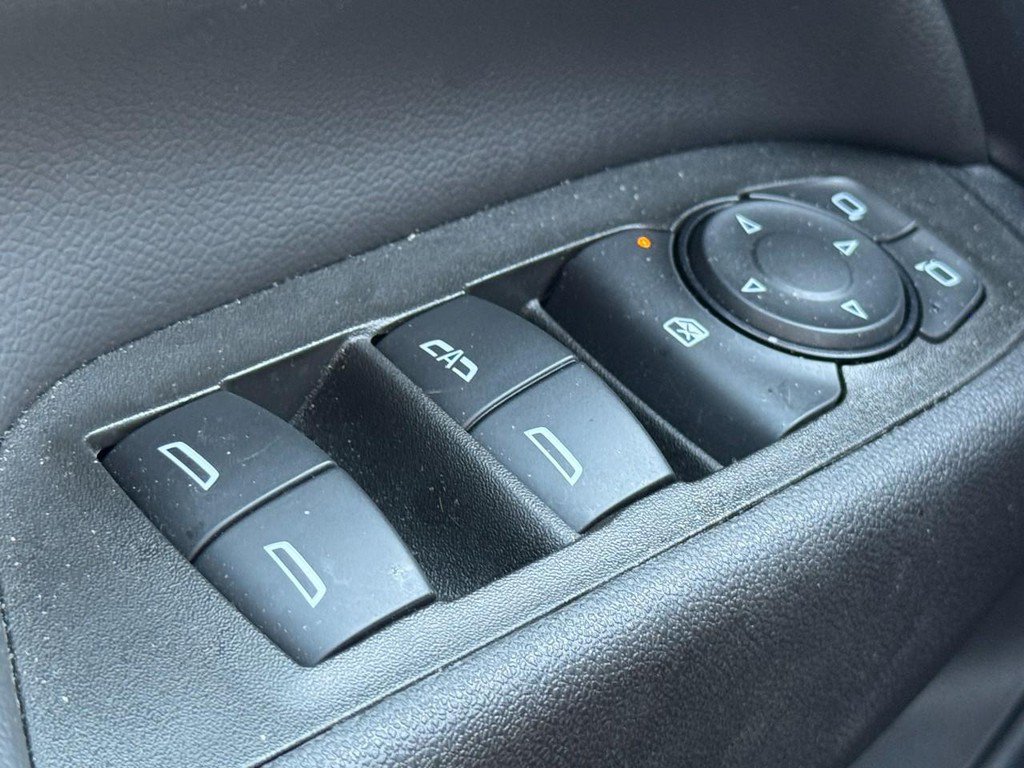 Used 2024 Chevrolet Equinox LT FWD image 19