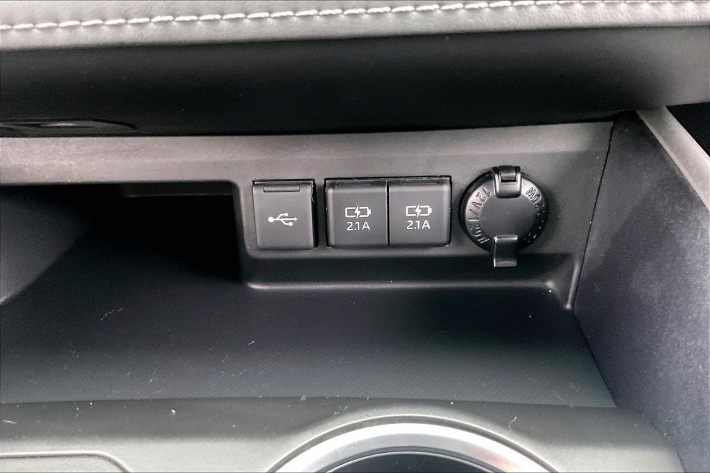 Used 2021 Toyota Highlander XLE FWD image 15