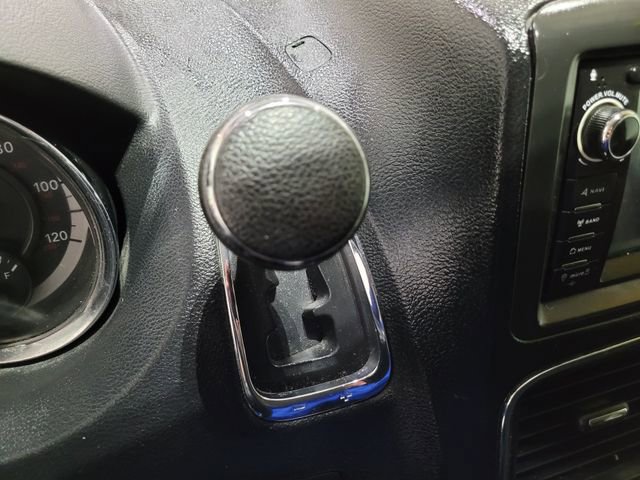 Used 2017 Dodge Grand Caravan SE image 29