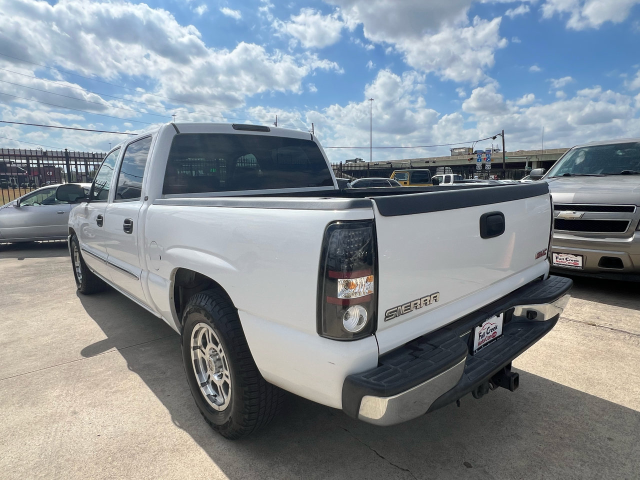 Used 2006 GMC Sierra 1500 SLT w/ Onstar Plus Package image 5