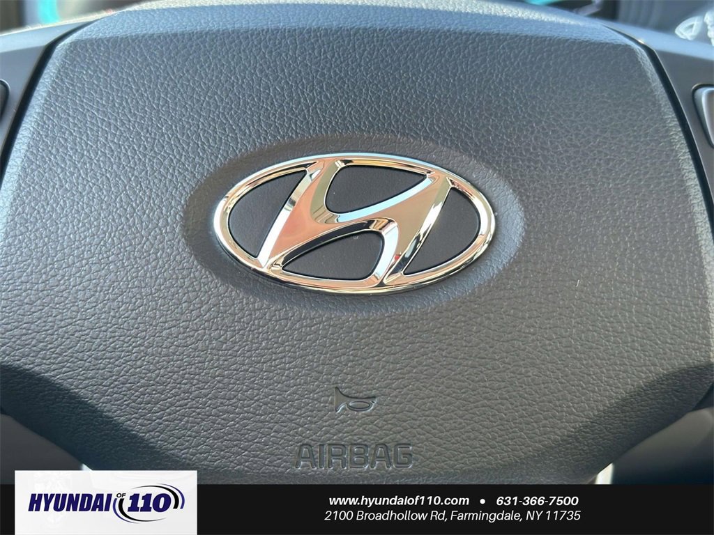 Used 2025 Hyundai Venue SEL image 23
