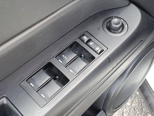 Used 2014 Jeep Patriot Latitude image 19