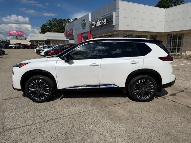Used 2025 Nissan Rogue Platinum w/ Platinum Premium Package FWD image 1
