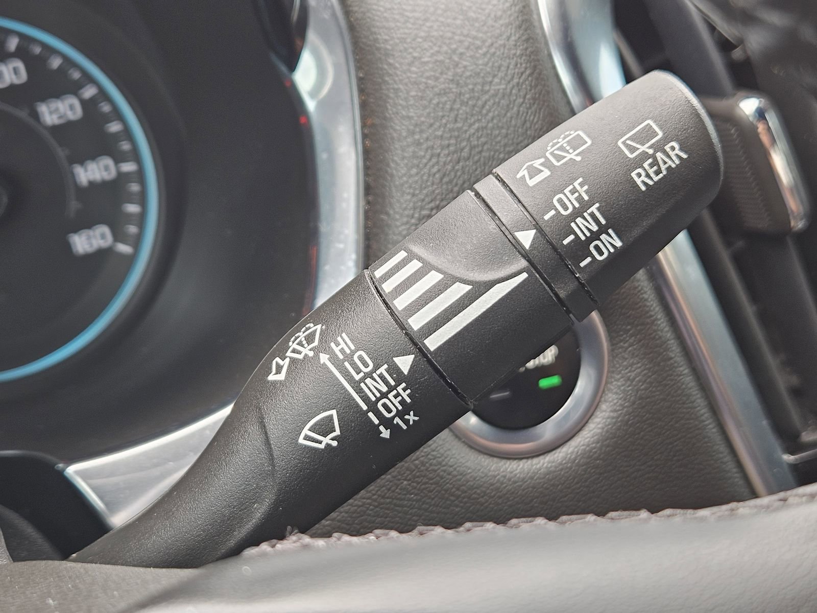 Used 2023 Chevrolet Traverse RS image 29