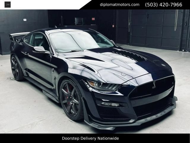 Used 2021 Ford Mustang Shelby GT500 w/ Carbon Fiber Track Pack RWD image 9