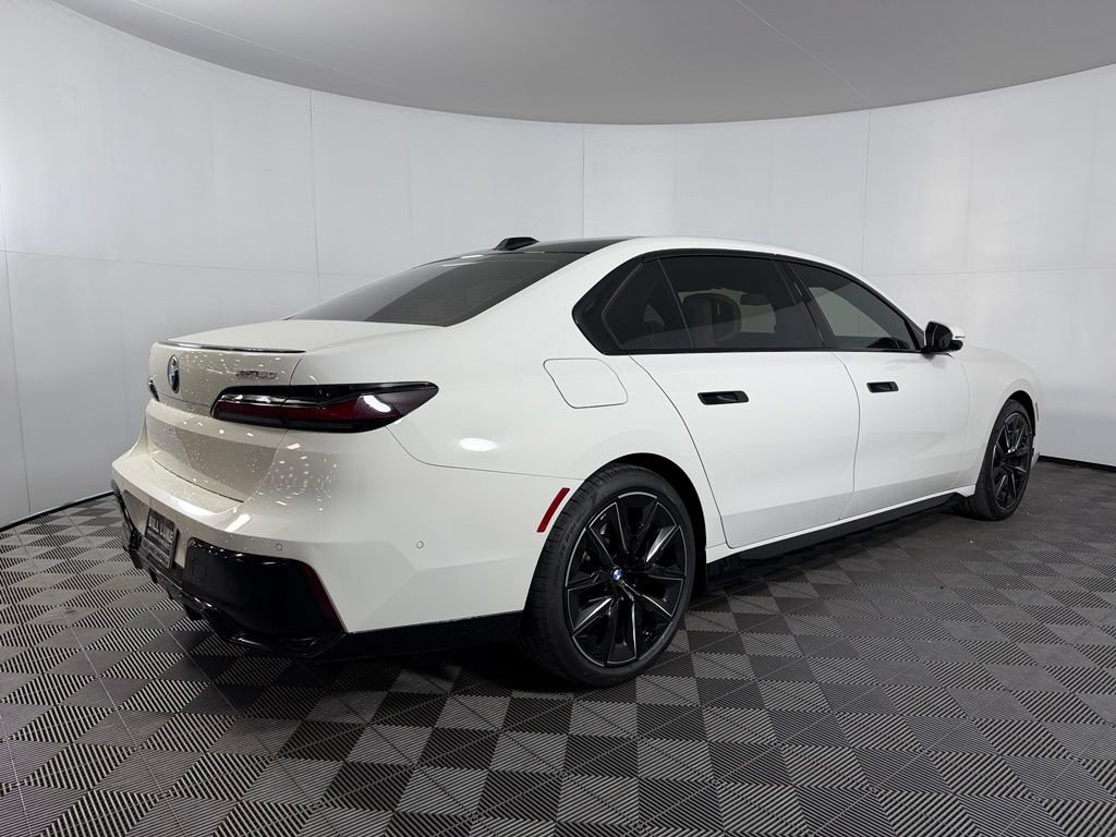 Used 2023 BMW i7 xDrive60 w/ Parking Assistance Package AWD/4WD image 9