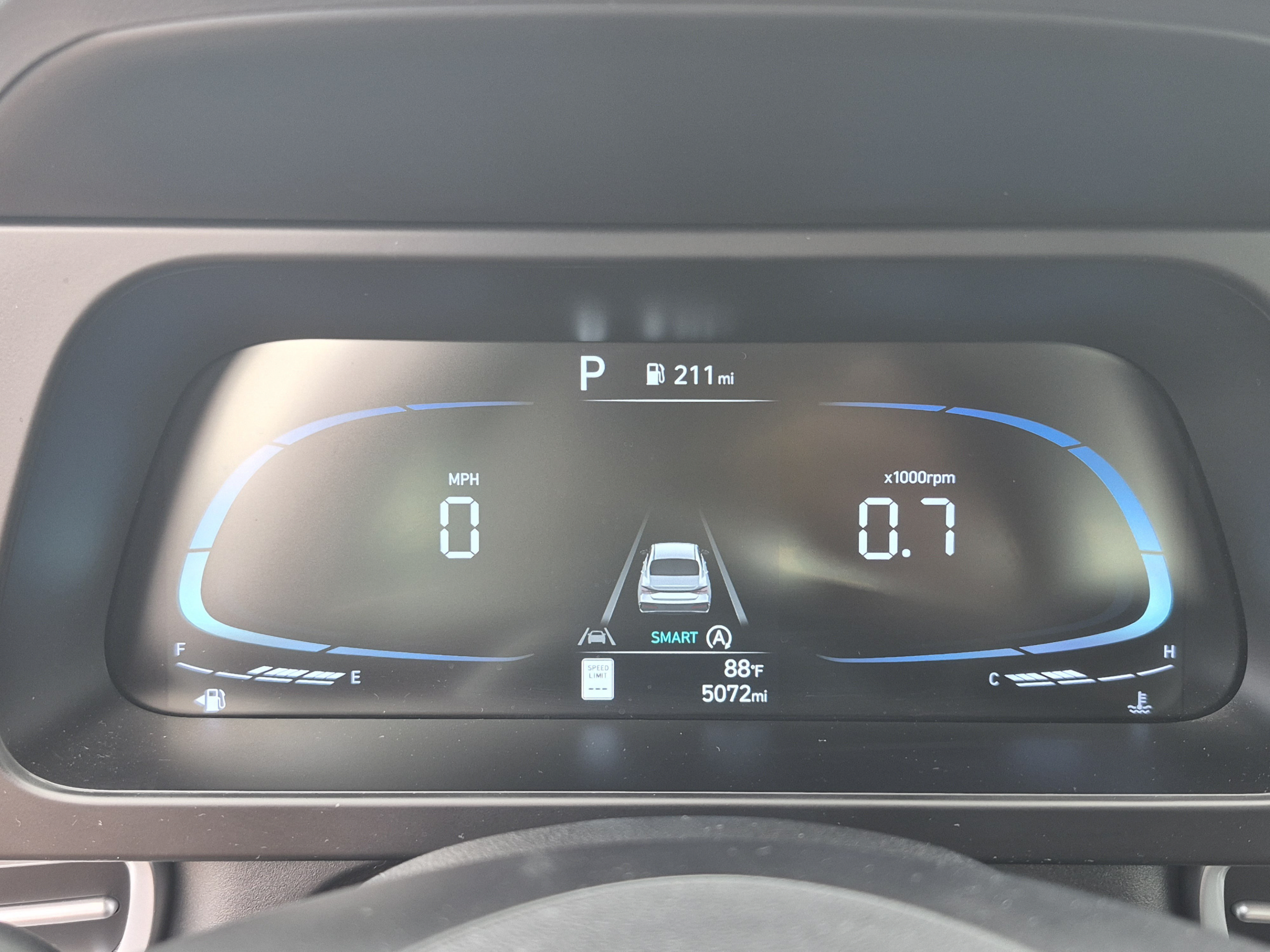 Certified 2025 Hyundai Elantra SE FWD image 29