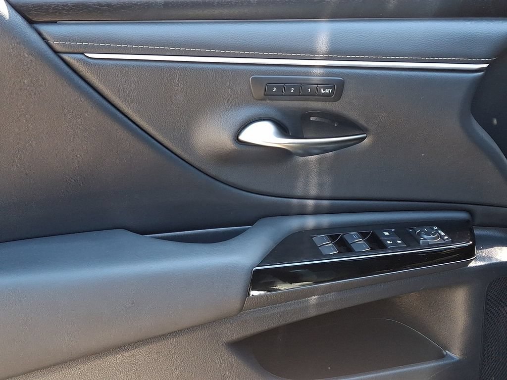 Used 2023 Lexus ES 250 w/ Premium Package AWD/4WD image 14