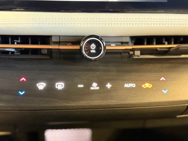 Used 2023 Nissan Ariya AWD image 33
