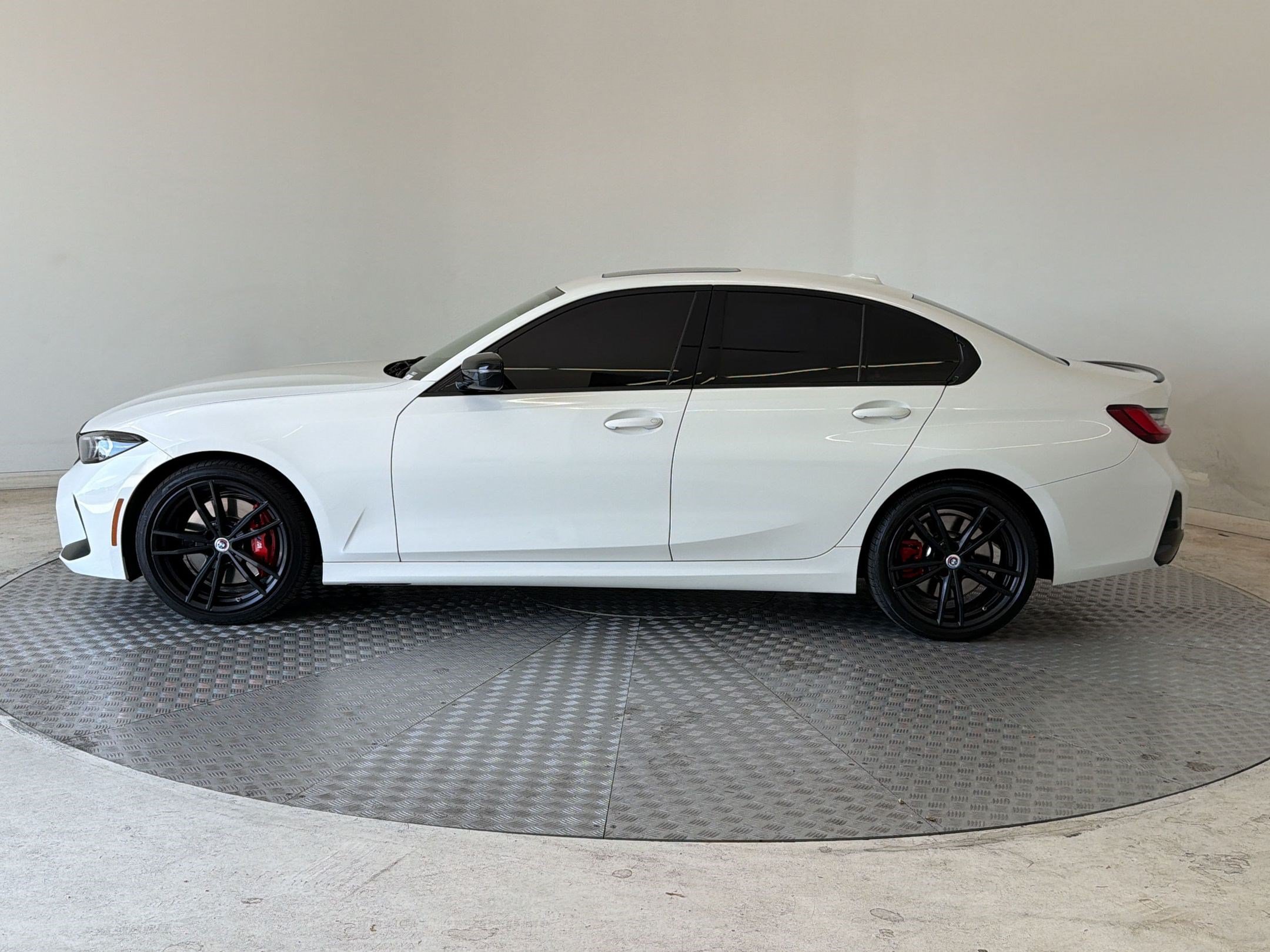 Used 2023 BMW 330i xDrive Sedan w/ M Sport Package AWD/4WD image 2