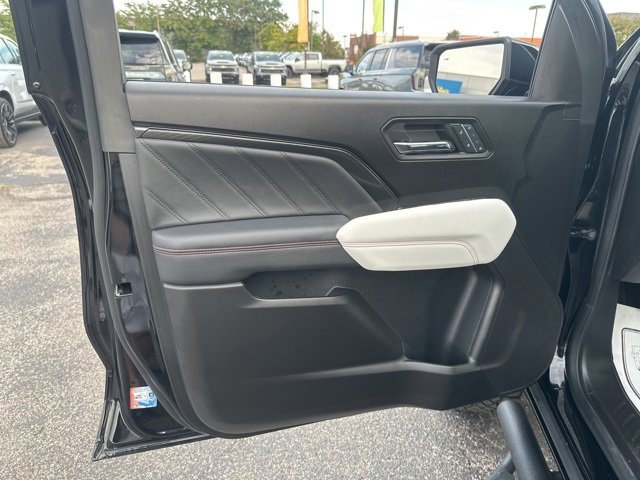 Used 2024 GMC Canyon AT4X image 11