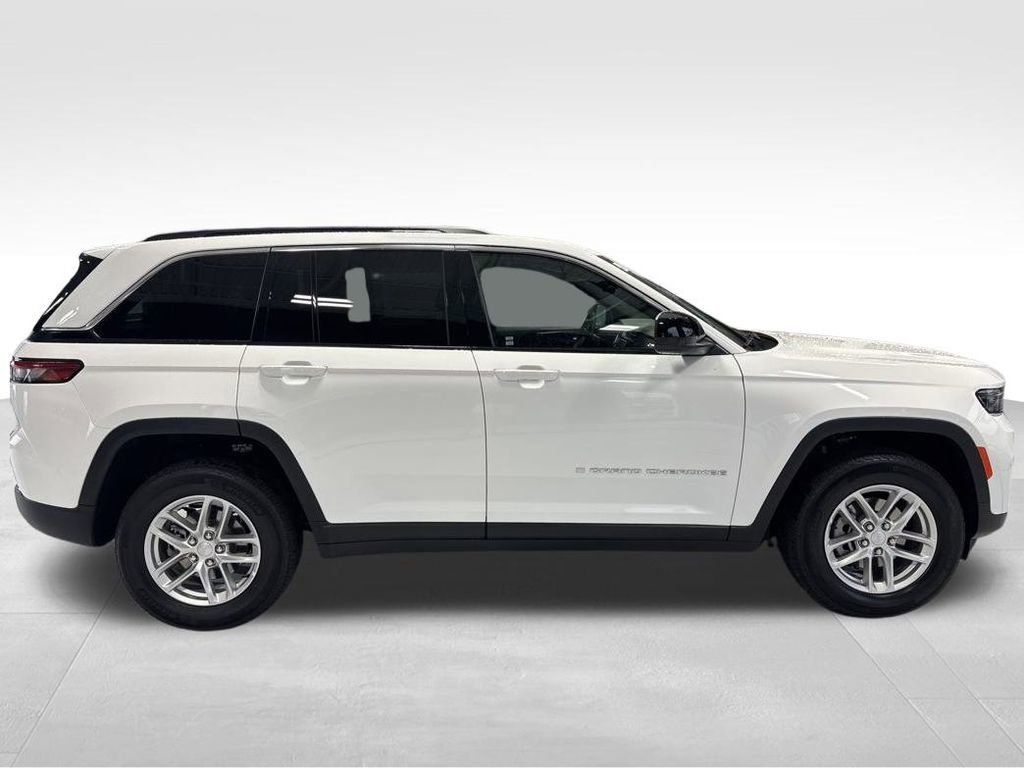 New 2025 Jeep Grand Cherokee Laredo X w/ Luxury Tech Group I image 9