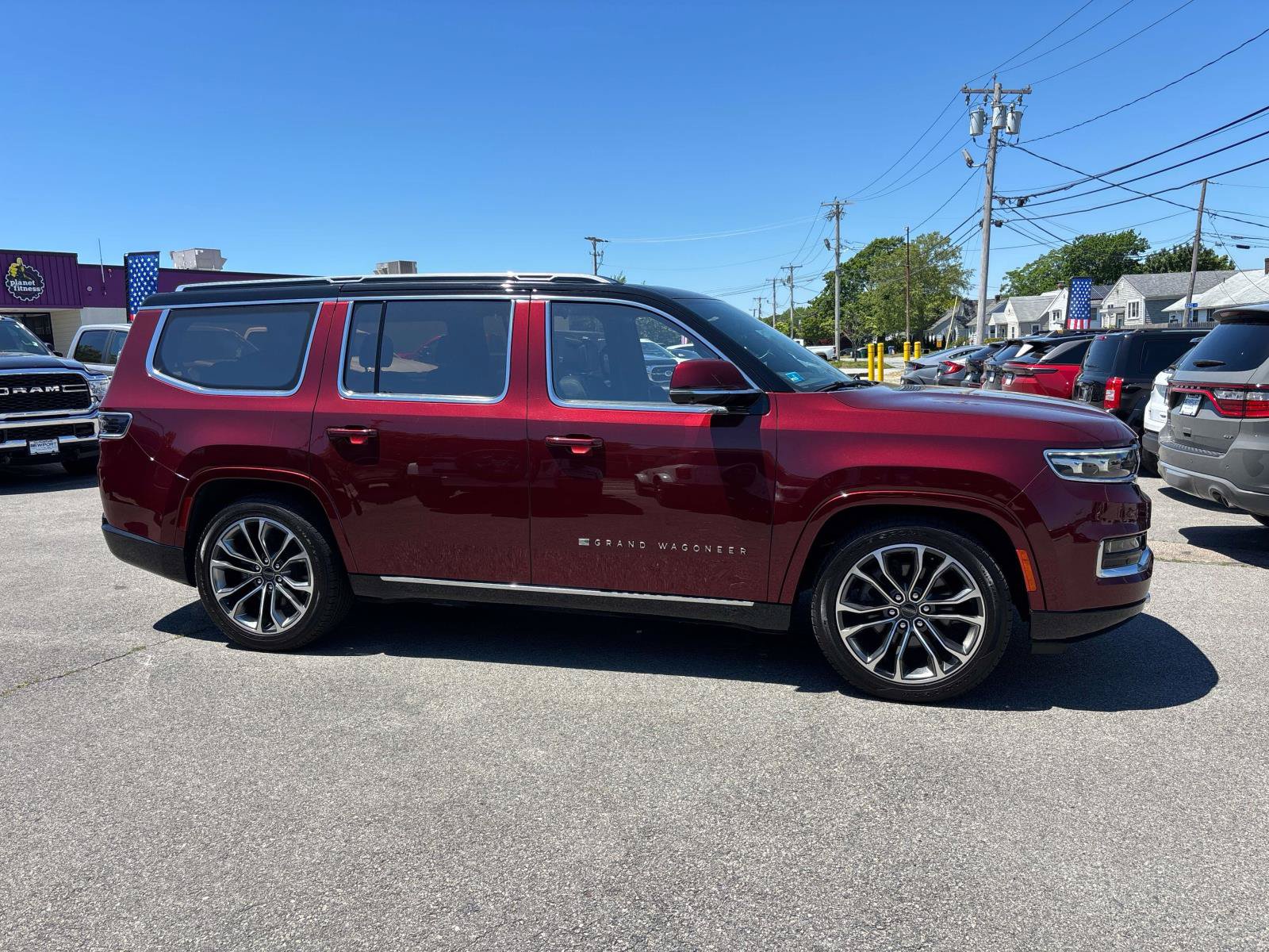 Certified 2022 Jeep Grand Wagoneer Series III w/ Rear Seat Video Group 1 AWD/4WD image 2